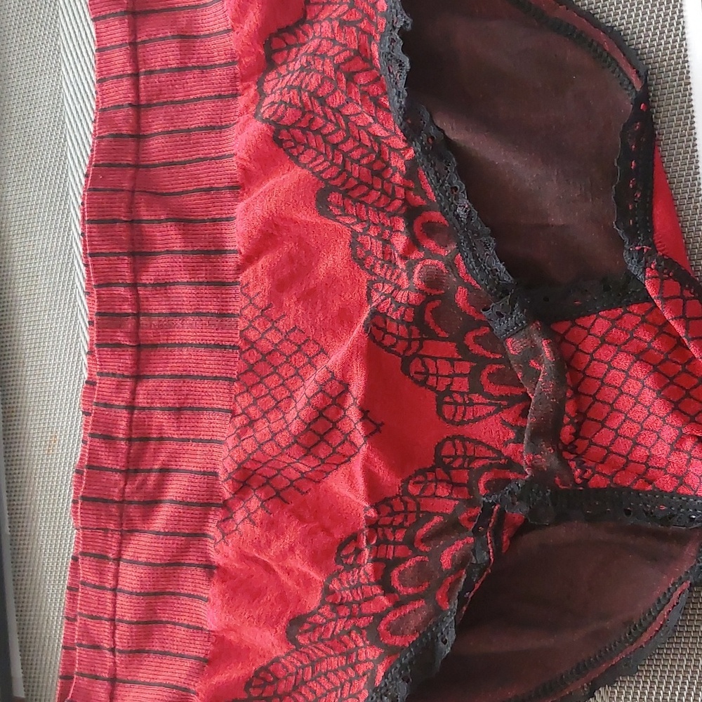High waisted tummy control panties.Lightweight Sz LG